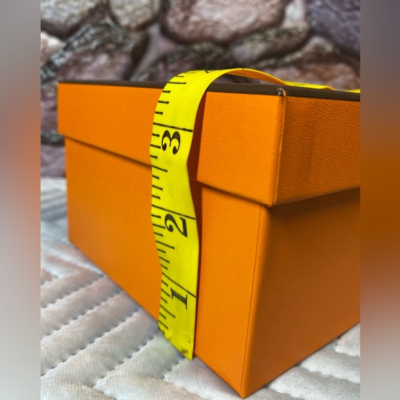 AUTHENTIC HERMES GIFT BOXES - Picture 5 of 12
